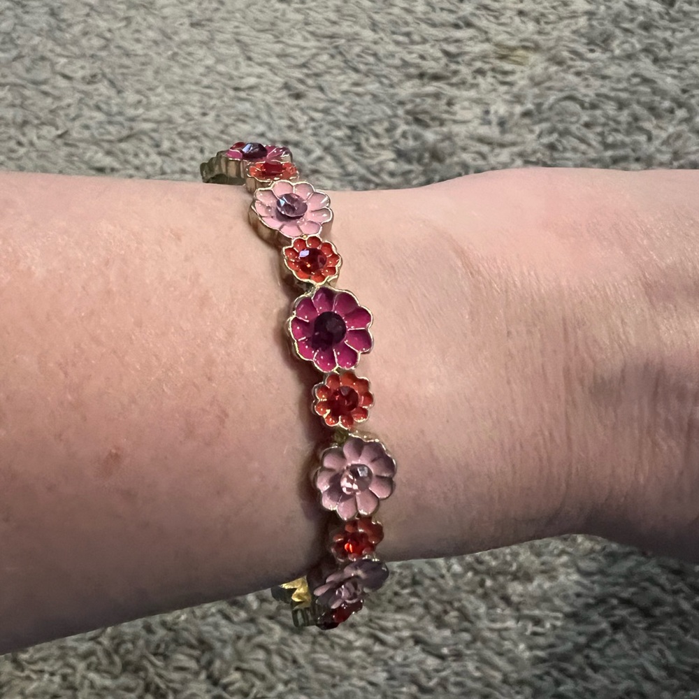 Beautiful Flower bangle bracelet
